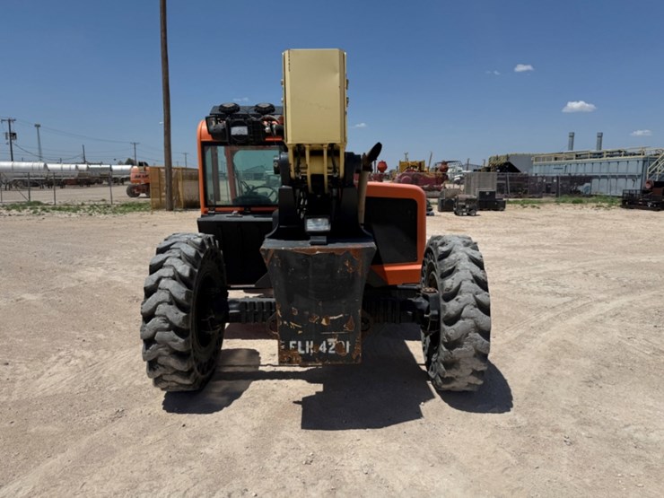 2014-jlg-g9-43a-image-4