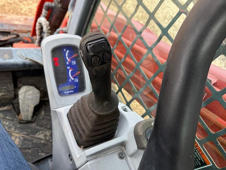 2015-kubota-svl75-2-image-22