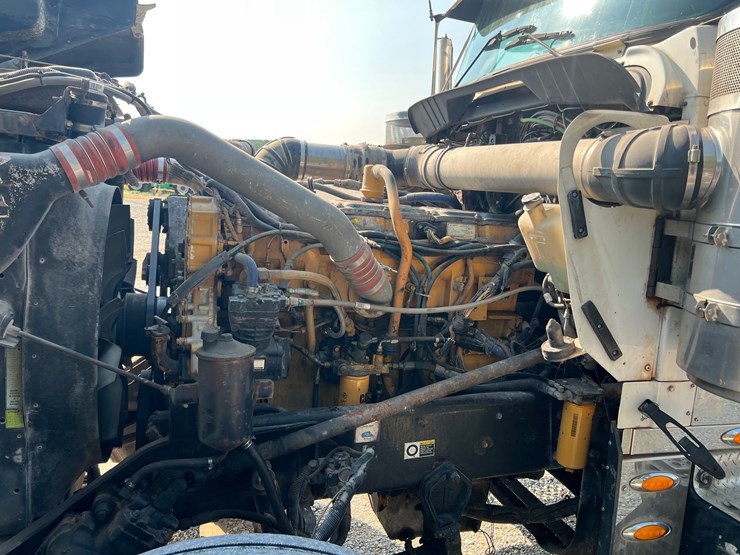 2005-kenworth-w900-image-17