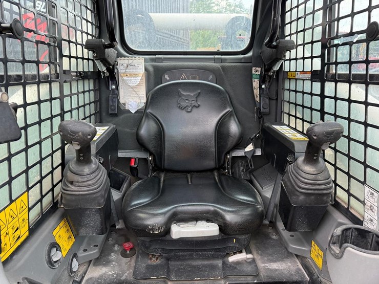 2023-bobcat-s650-image-17