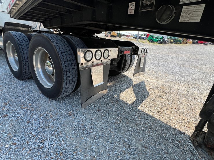 2005-kenworth-w900-image-6