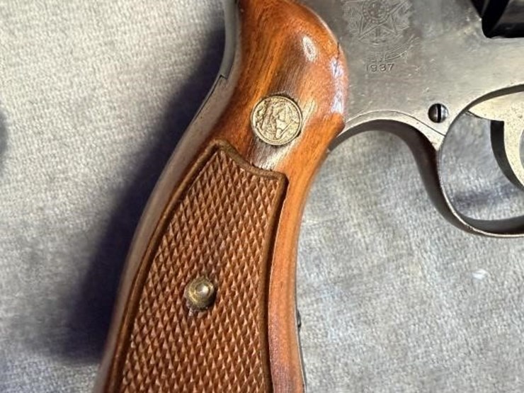 gs---smith-&-wesson-model-1937-revolver-image-6