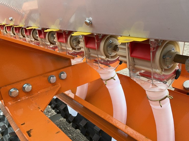 caterpillar-12-image-2