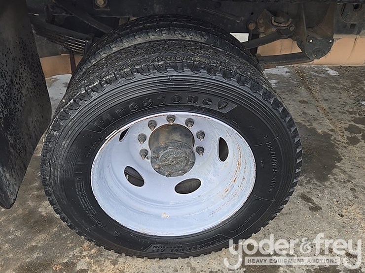 2017-ford-f550-image-12