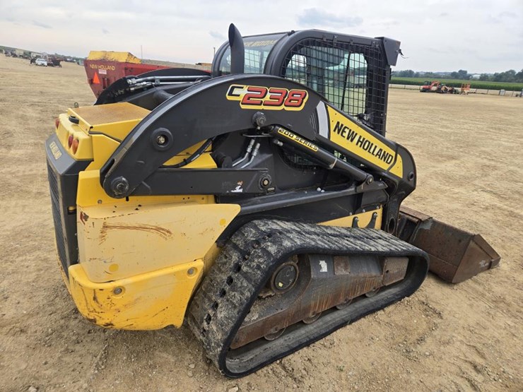 new-holland-c238-image-11