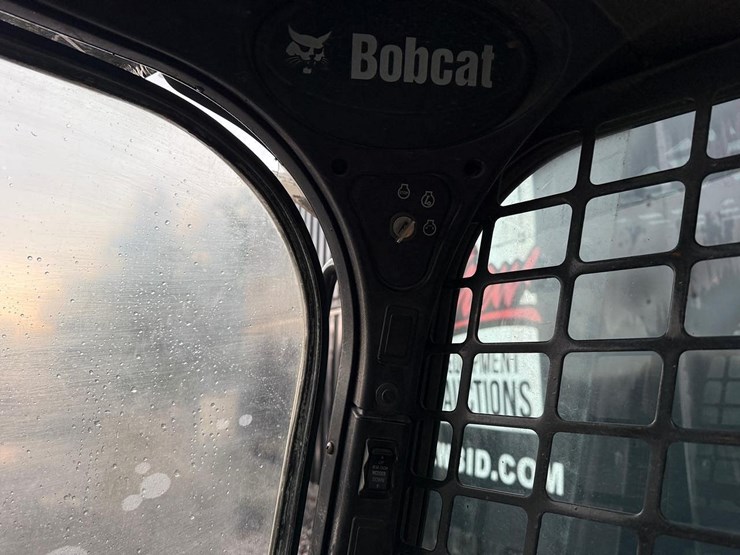 2011-bobcat-t650-image-22