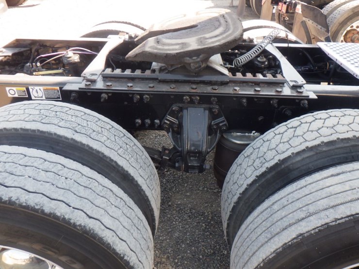 2017-kenworth-t680-image-7