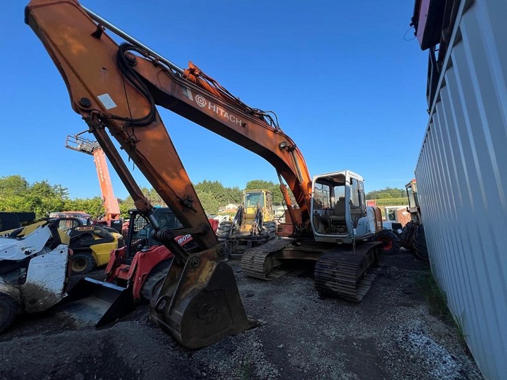 hitachi-ex200-image-1