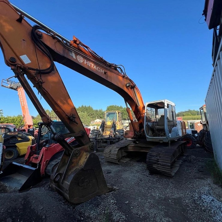 HITACHI EX200