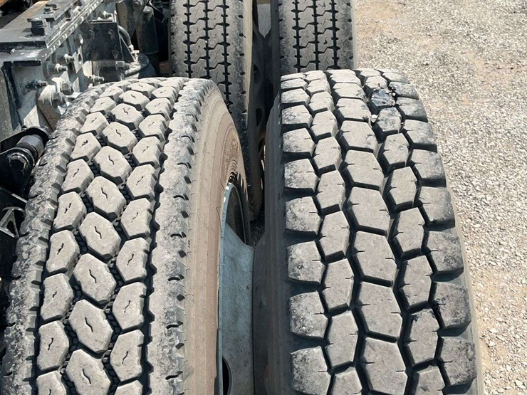 2018-kenworth-t680-image-17