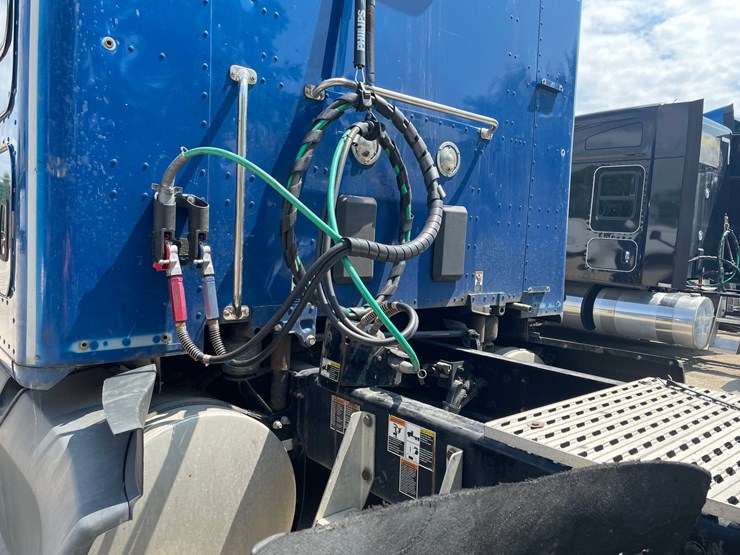 2020-kenworth-t680-image-13