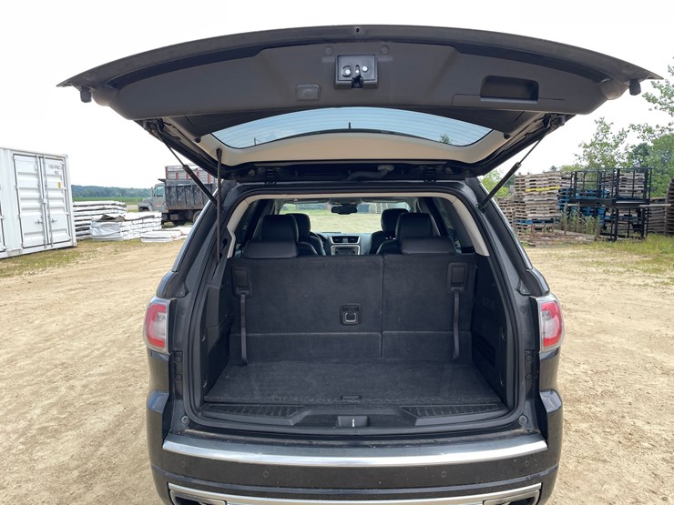 2014-gmc-acadia-denali-image-39