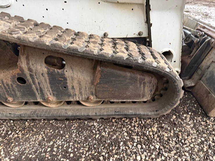 2011-bobcat-t650-image-14
