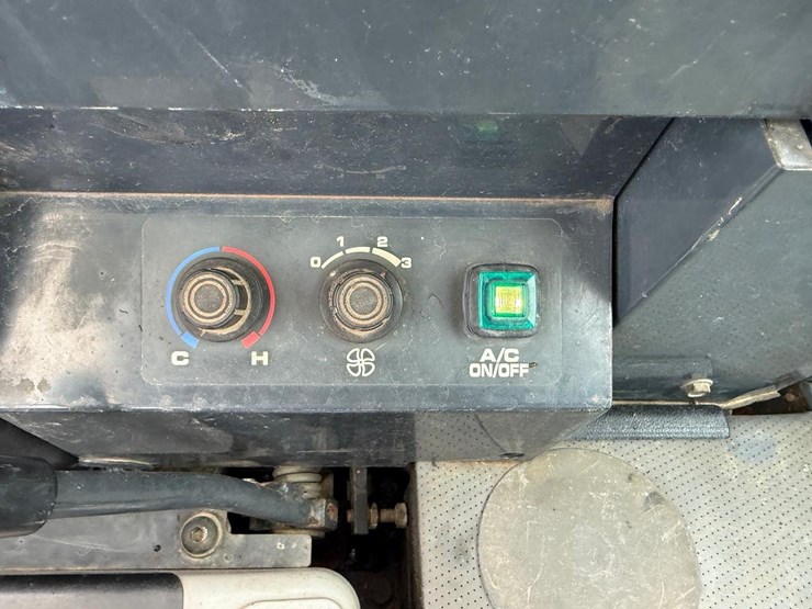 2005-komatsu-pc50mr-2-image-24