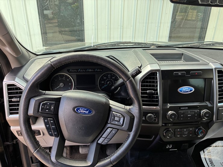 2016-ford-f150-xlt-image-10