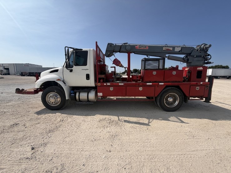 2019-international-durastar-4300-image-8