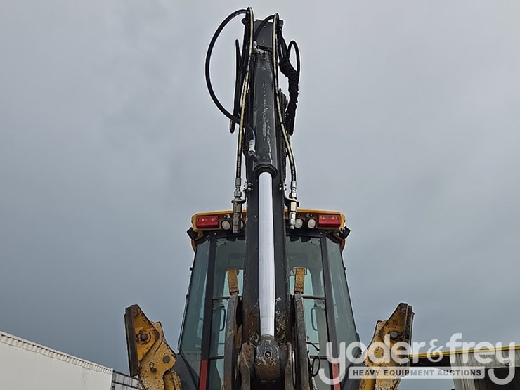 2014-deere-310sk-image-38