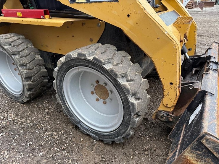 caterpillar-268b-image-12