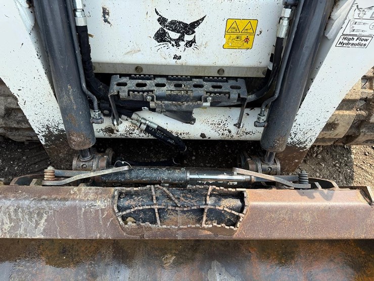 2023-bobcat-t770-image-10