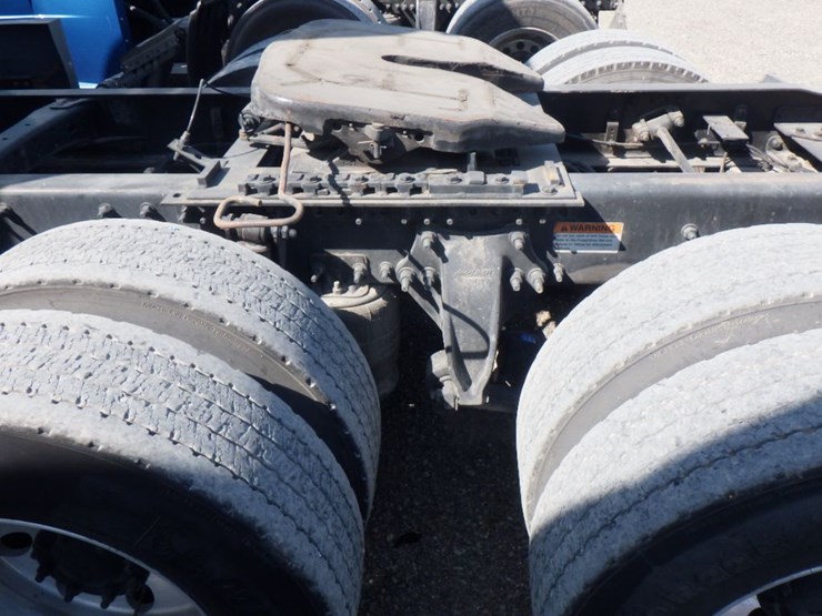 2015-freightliner-cascadia-125-image-15