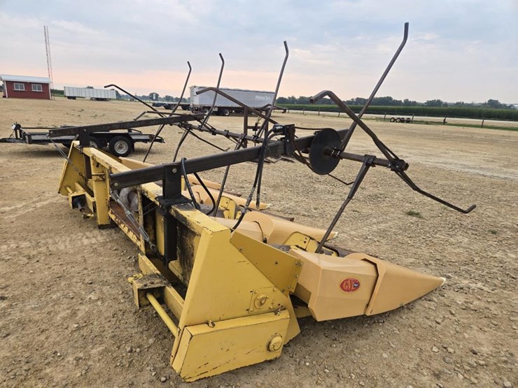 new-holland-974-image-11
