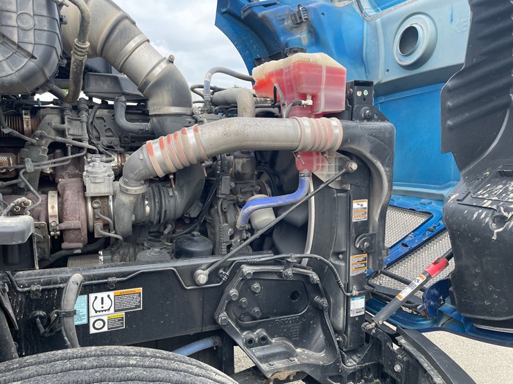 2022-kenworth-t680-image-39