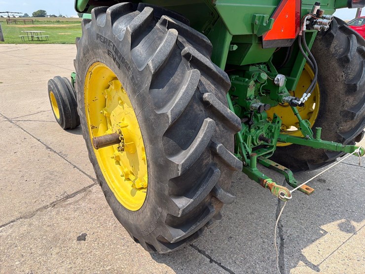 john-deere-4030-image-21