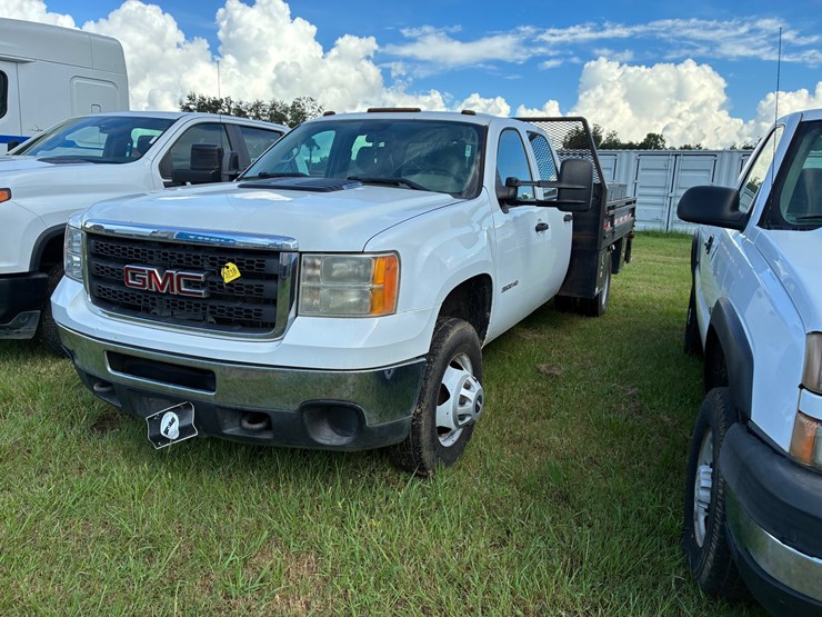2013-gmc-sierra-3500-image-1
