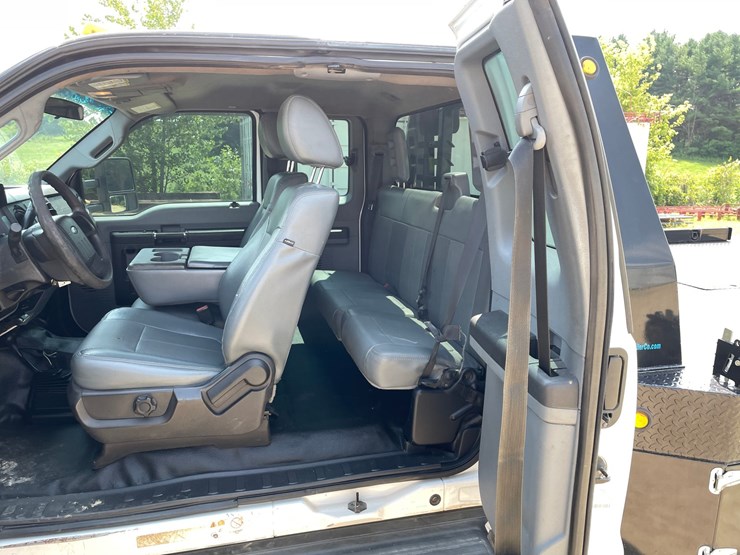 2015-ford-f550-image-23