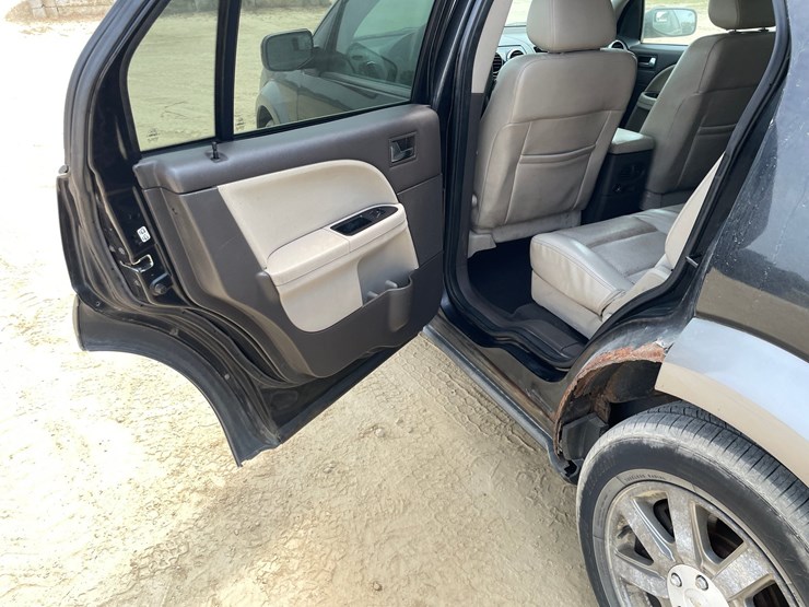 2008-ford-taurus-x-image-38