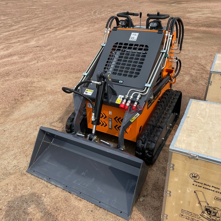 #5634 • LandHonor Mini Skid Steer Loader ME380R2 (Mosinee, WI)
