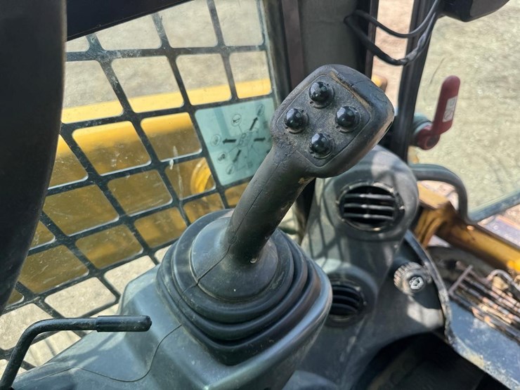 2016-caterpillar-259d-image-28