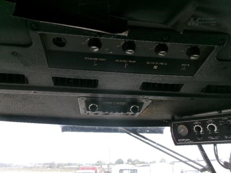 1981-john-deere-6620-image-32