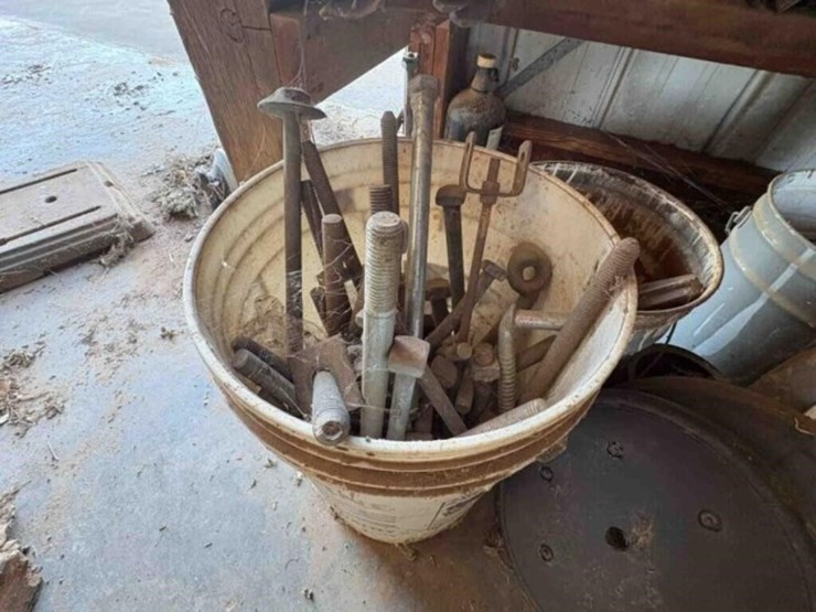 west-wall---bolts/nuts---staps---blades-etc.-image-12