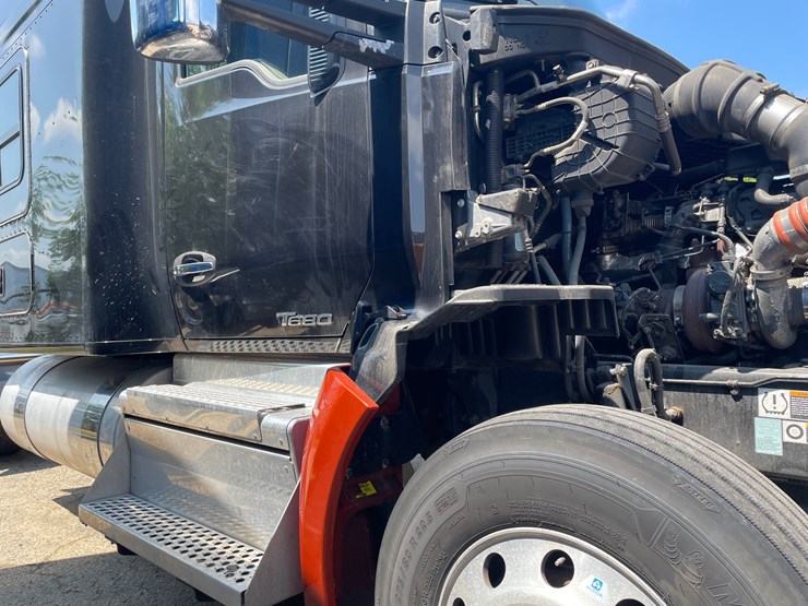 2019-kenworth-t680-image-36