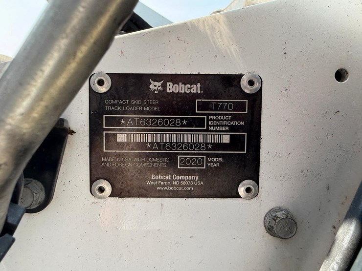 2020-bobcat-t770-image-15