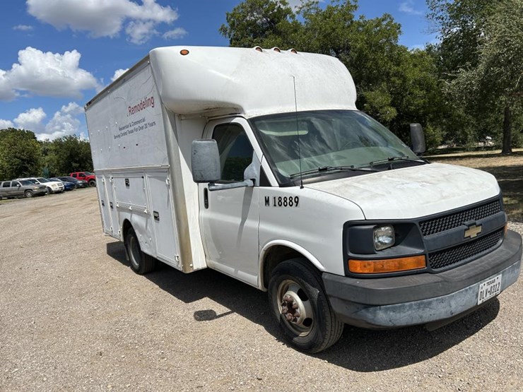 2007-chevrolet-express-3500-image-3