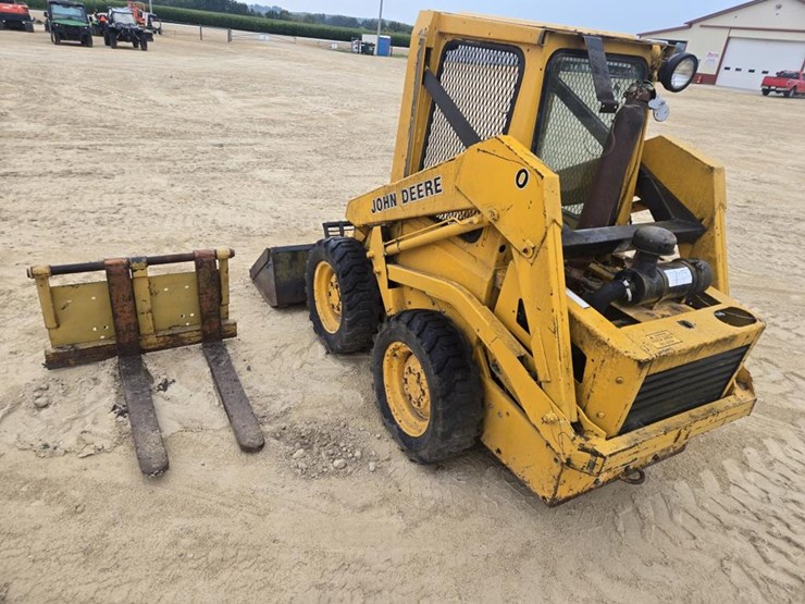 john-deere-570-image-8