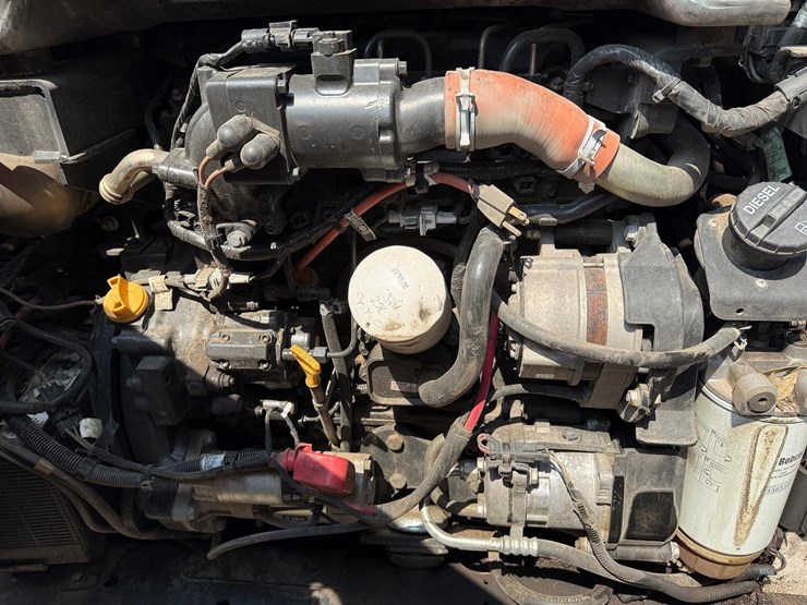 2020-bobcat-t770-image-16