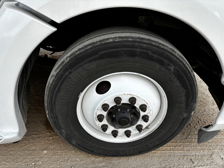 2019-kenworth-t680-image-12