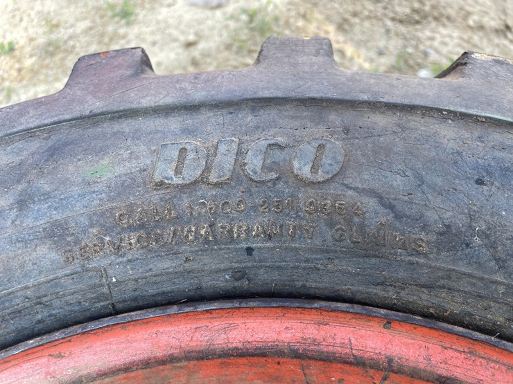 #3592-•-dico-8-lug-pattern-tire-and-rim-image-5
