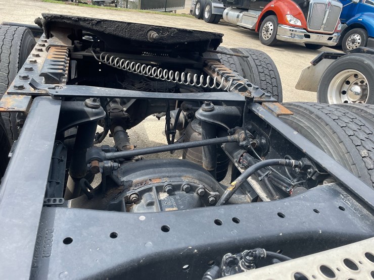 2020-kenworth-t680-image-47