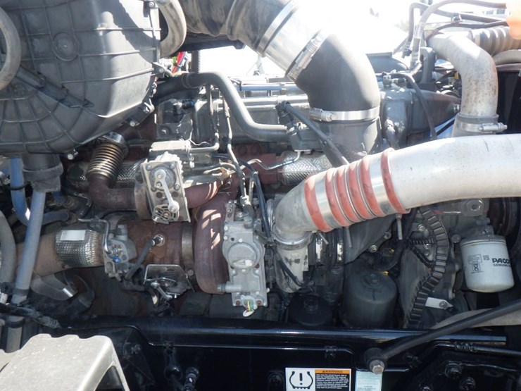 2017-kenworth-t680-image-27