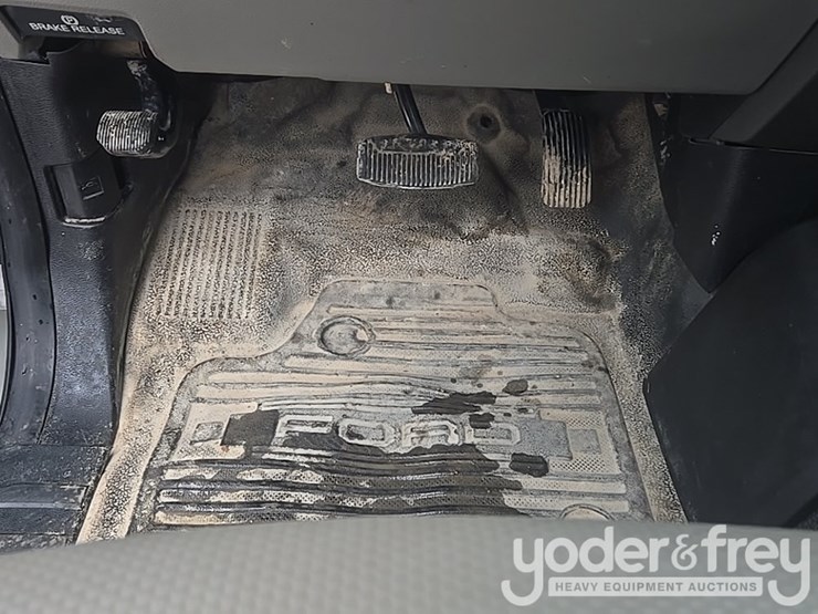 2017-ford-f550-image-42