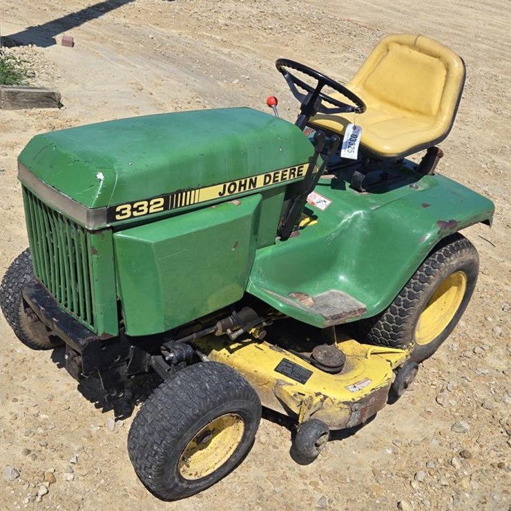 JOHN DEERE 332