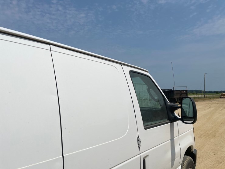 2009-ford-e350-image-28
