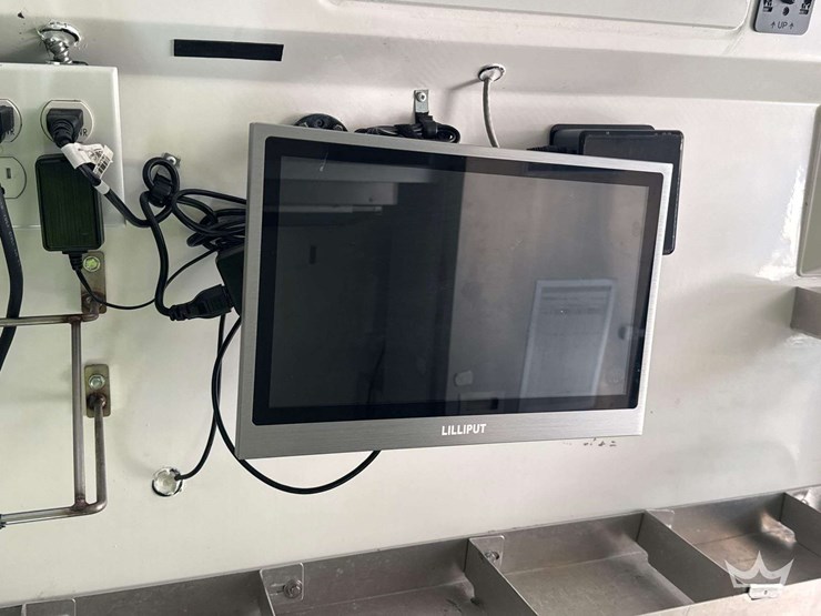2021-mercedes-benz-sprinter-4500-image-14