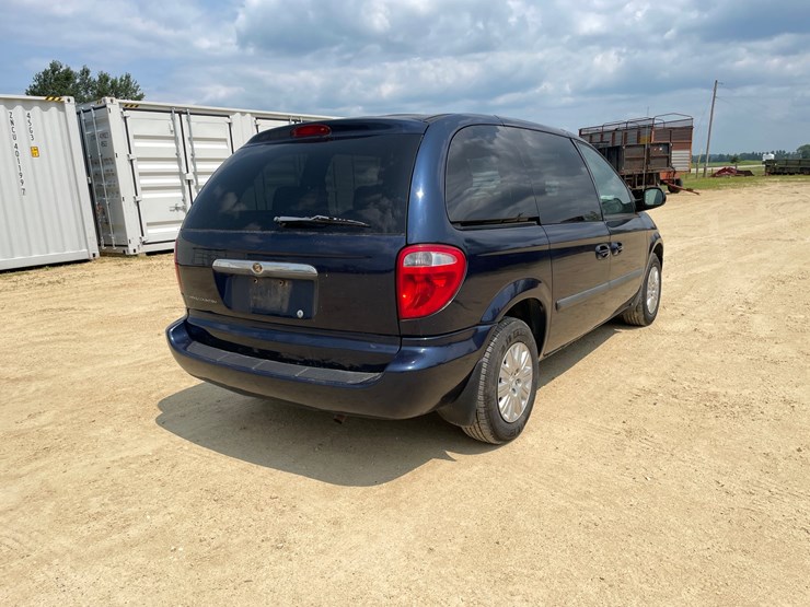 2006-chrysler-town-&-country-image-5