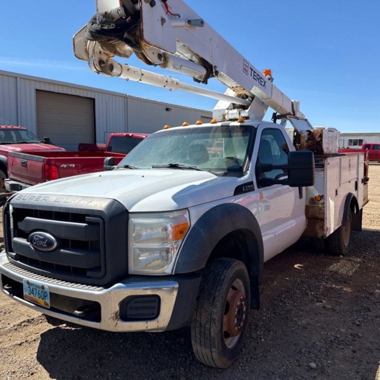 2011 FORD F550