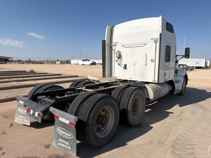 2013-kenworth-t660-image-5